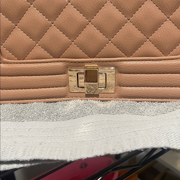 NWT VEGAN Crossbody Bag with Removal, Adjustable Strap. TAUPE - Picture 5 of 9